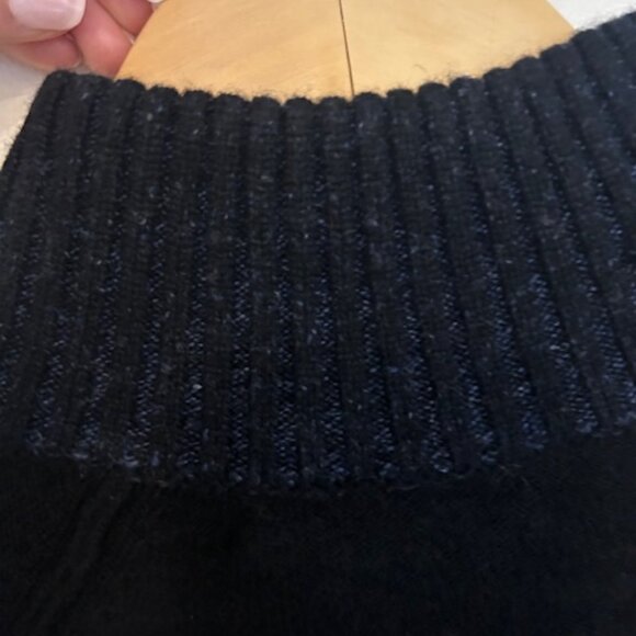 Kinross Men's Cashmere Quarter Zip in Black/Blue Sweater- Size Medium - Picture 6 of 7